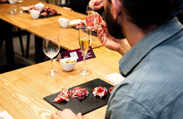 Ham Experience Premium : Iberian Ham & Wine Tasting in Barcelona