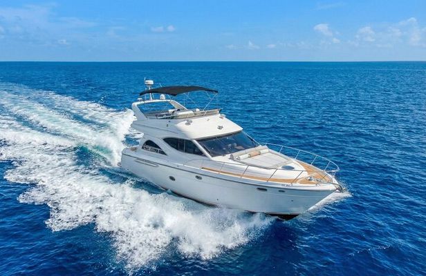 Miami Yacht Rental + Free Balloon Decor | Birthday Yacht Party