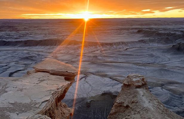 Moonscape Overlook and Bentonite Hills Half Day Private Tour