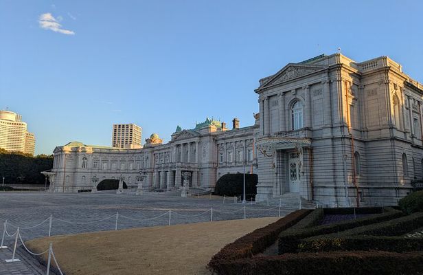 Tokyo Private Walking Tour Akasaka Palace Visit