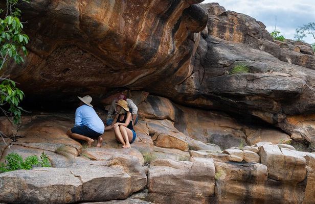 Nitmiluk Heli Art Adventure Scenic Flight and Aboriginal Art Tour