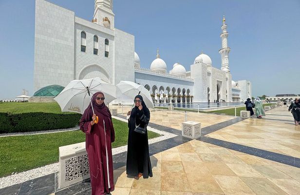 Dubai to Abu Dhabi City Tour: Capital Highlights with Transfer