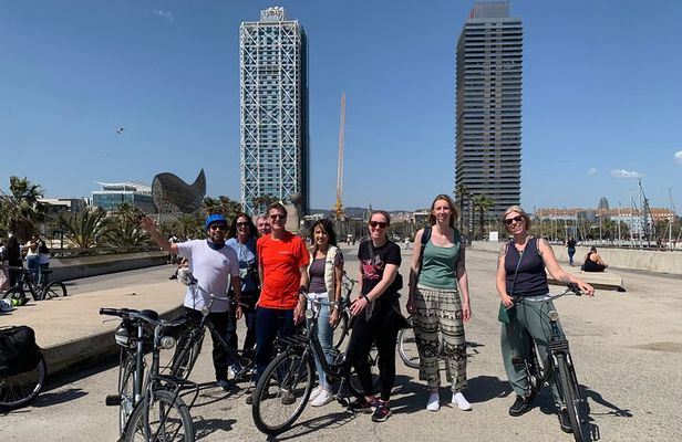 Barcelona Bike Tour: Your First Time Highlights with Locals