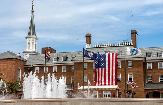 Alexandria Small-Group Historic Walking and Photo Tour, Virginia