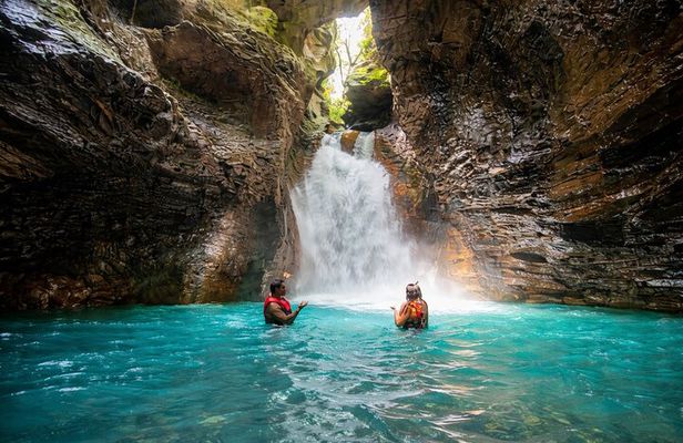 La Leona Waterfall Adventure Hike & Hidden Cave Experience
