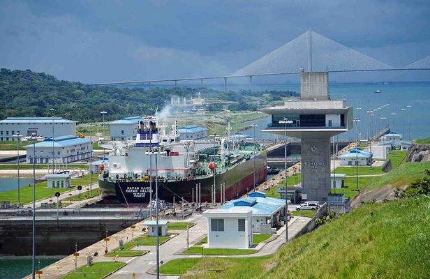 Panama Canal and Fort San Lorenzo Tour from Colón