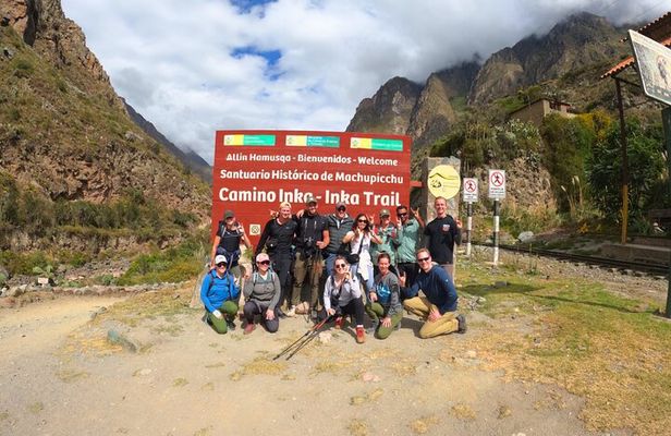 Short Inca Trail 2 Day Hike to Machu Picchu with Permits & Train