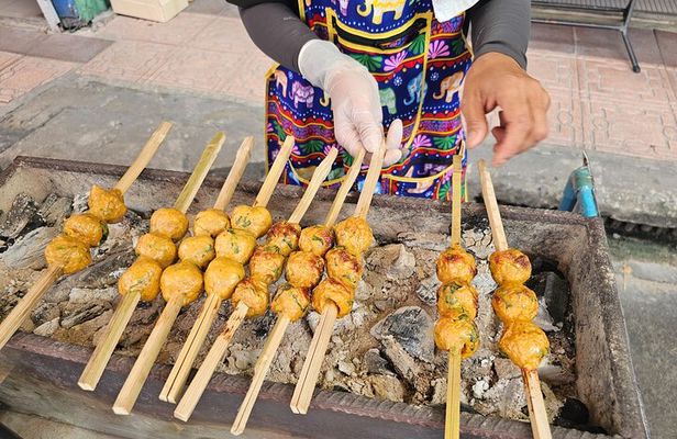 Pattaya Bites Food Tour with 14+ Tastings