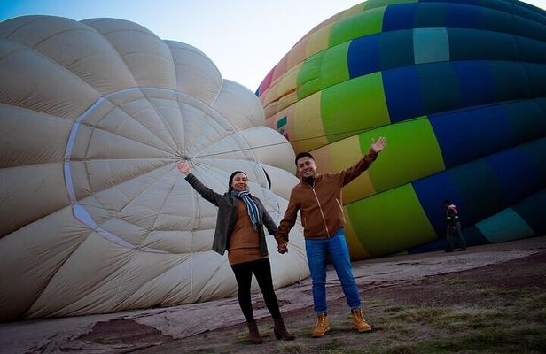 Balloon flight Teotihuacan + Pick Up in CDMX + Breakfast in Cueva