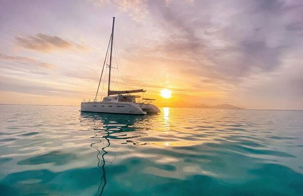 Luxury Catamaran Full Day Private & Greek Gastronomy in Athens