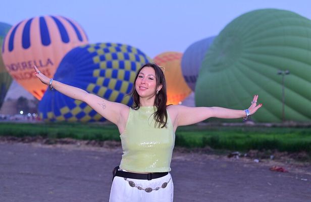 Shared Luxor Day Trip with Sunrise Hot Air Balloon from Hurghada