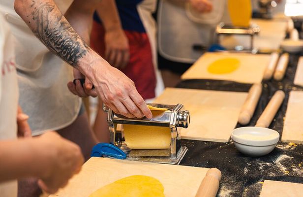 Rome Hands-On Pasta & Tiramisu Class near Vatican, Unlimited Wine