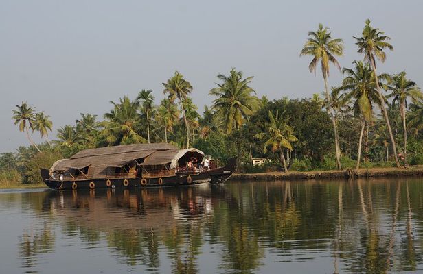 Kerala Plus Village Experience Tour: 15 Days from Mumbai