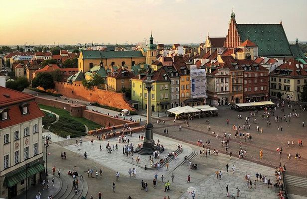 Explore Old town Warsaw with Student of Art on a Private Tour