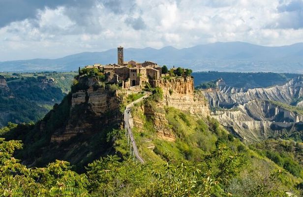 Rome: Tuscany Day Trip with Vineyard Lunch and Wine Tasting