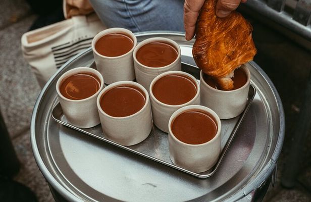 A Morning in Paris Food Tour: Croissants, Baguettes & Chocolate