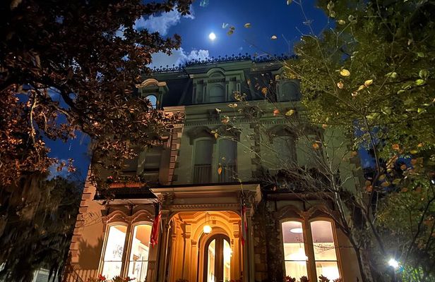 Savannah Walking Ghost Tour Explore the Haunted History