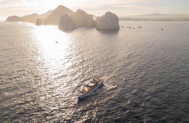 Cabo San Lucas Luxury Sailing Yacht and Dinner with a Chef