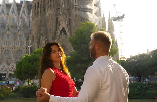 Barcelona Express in 3 Hours: Sagrada, Batlló & Gothic (Exterior)