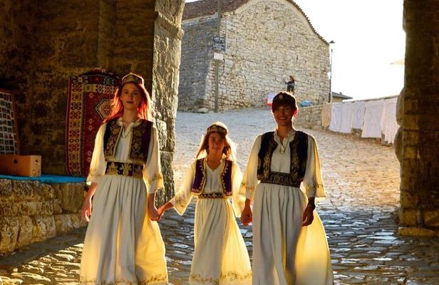 From Tirana: Berat Exploring Tour, Belshi Lake & Agrotourism