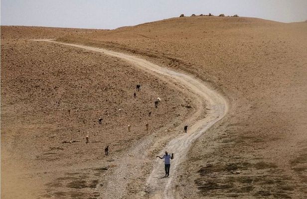 Private Hiking in agafay desert with nomad lunch from marrakech