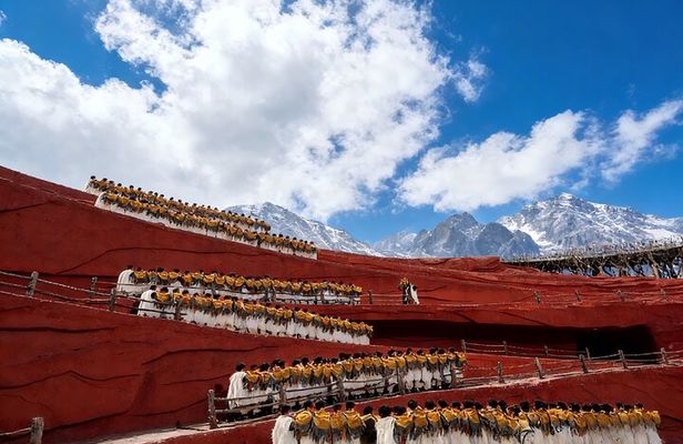 Lijiang Private Day Tour: Jade Dragon Snow Mountain and Impression Lijiang Show