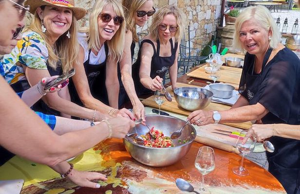 Cooking class at the farm in Tuscany
