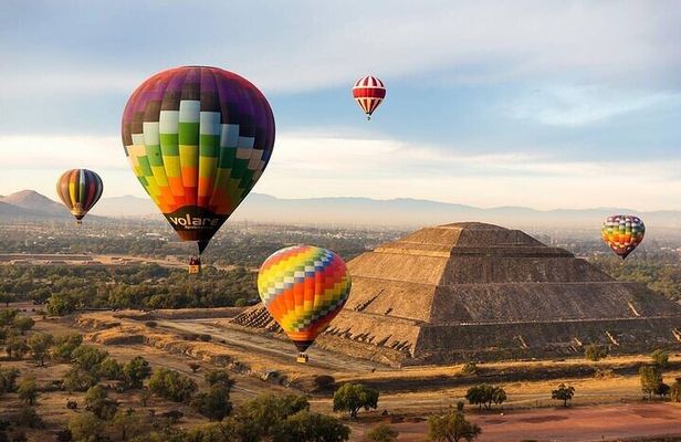 Private Trip of Teotihuacan with Balloon Flight from Mexico City