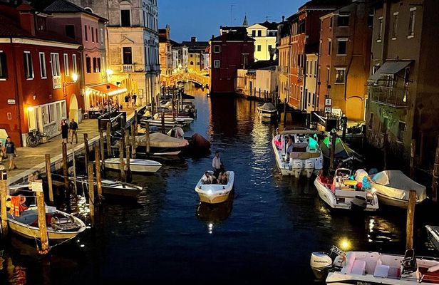 Chioggia: Moonlight Boat Tour & Night Cruise through Canals