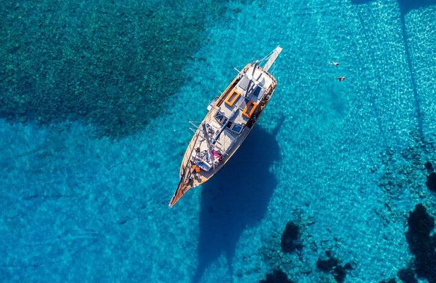 Mykonos Half Day Cruise to Rhenia and Delos Islands with Meals