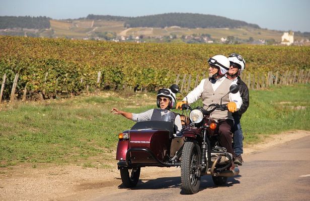 Vintage side car tour of the Burgundy region