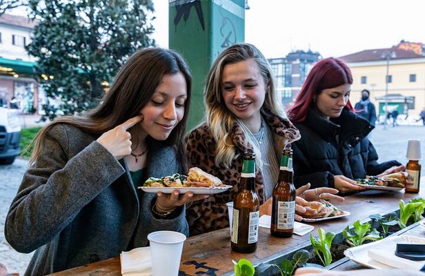 Milan: Navigli Food & Drinks Tour with Eating Europe