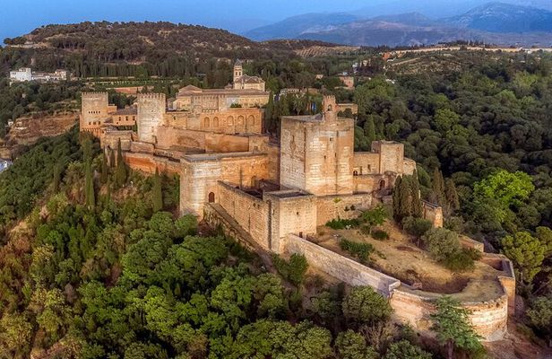 Granada Alhambra and Nasrid Palaces Guided Tour