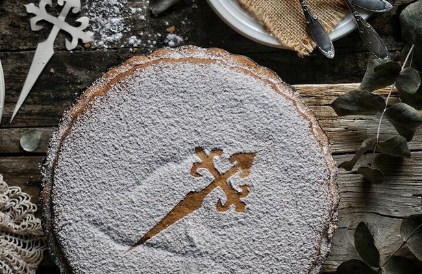 Tapas and Wine Gastronomic Tour in Santiago