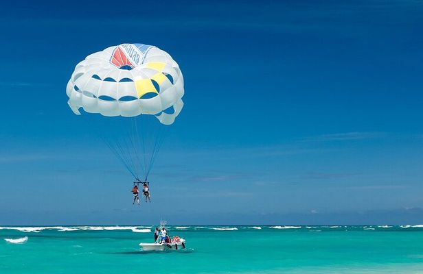 Parasailing in Miami Beach