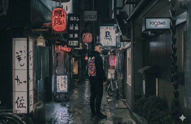 Osaka Ghost Tour: Castle Spirit, Neon Curses, Killers in the Dark