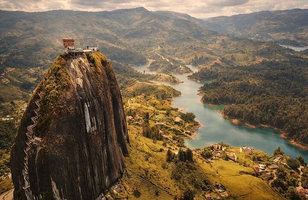 Private Tour to Guatapé and The Rock of El Peñol from Medellín!