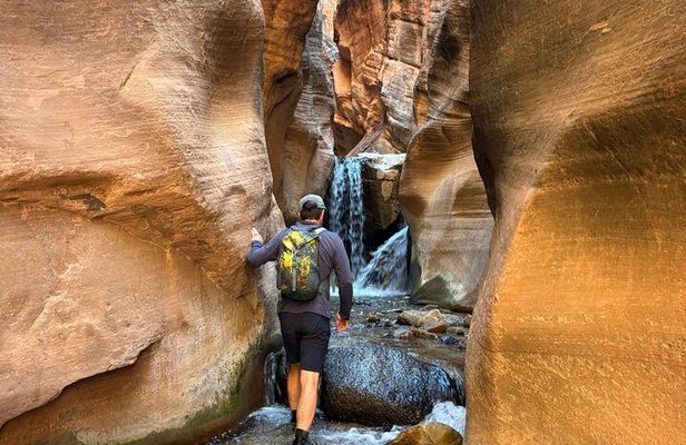 Private Kanarra Falls Guided Hike with Permit and Gear