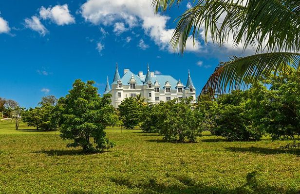 Coopers Castle and Port Lucaya Marketplace Tour