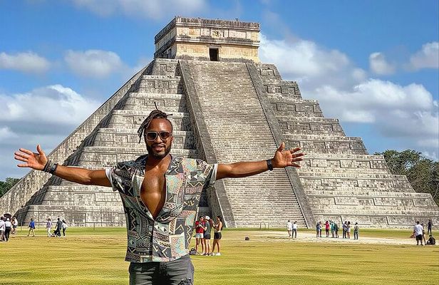 Chichen Itza Tour: Guided Trip, Mexican Buffet and Saamal Cenote