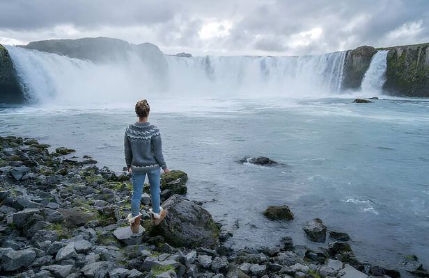 Akureyri Port: Small Group Godafoss and Laufas Turf House Tour