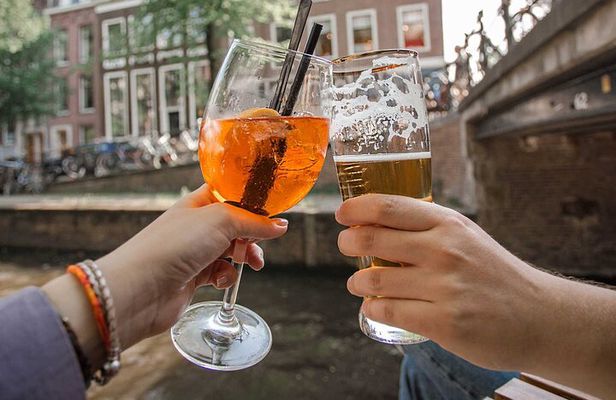 Private Amsterdam Red Light District and Pub Tour including drink