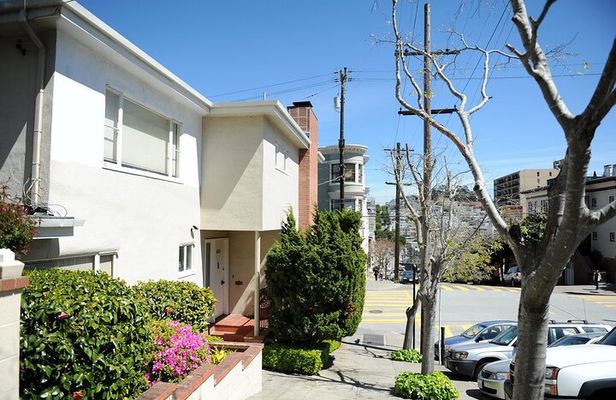 San Francisco Movie and TV Sights Private 3 hour Tour - up to 4