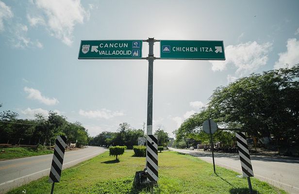 Private Transfer from Merida to Cancun and Chichen Itza on the Way
