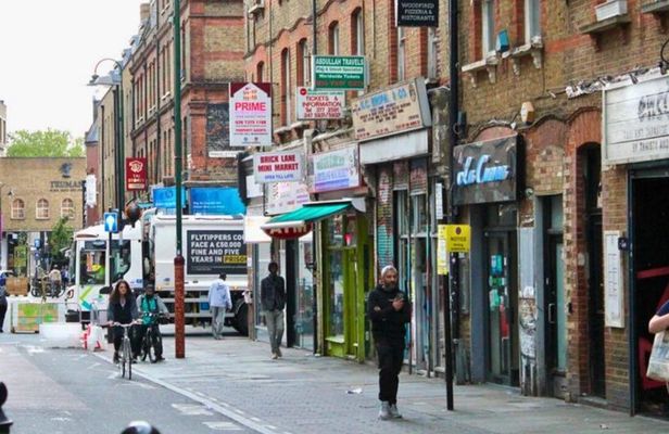 London East End Dark History Tour with Local Guide