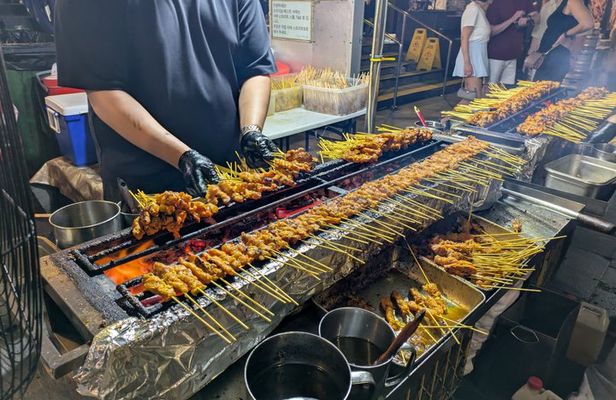 Singapore Food Tour: Eat Like a Local with an Ex-Chef