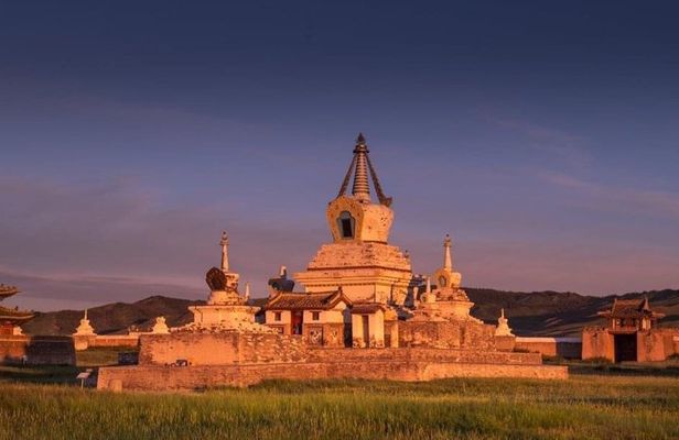 4 Days Tour in Chinggis Khan Statue and Terelj NPark