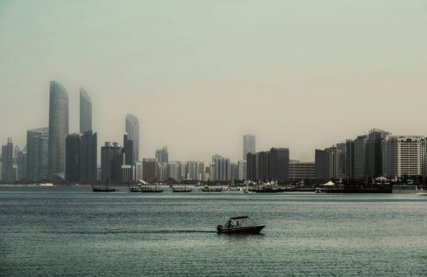 Abu Dhabi : Private Walking Tour with A guide (Private Tour)