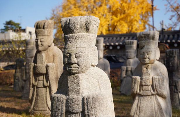 Seoul Private Experience with a Local: Flexible Highlights Tour