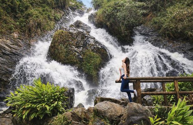 Half-Day at Beautiful Town of El Retiro & Tekendamita Waterfall!